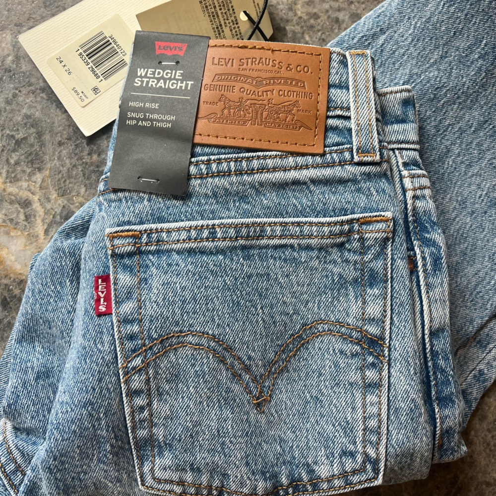Levi's Women's Light Blue Straight Leg Jeans